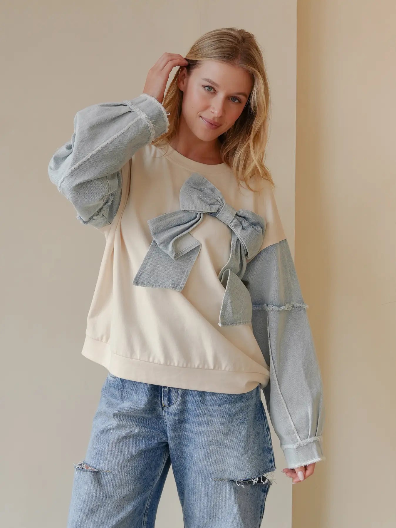 Bow sweatshirt