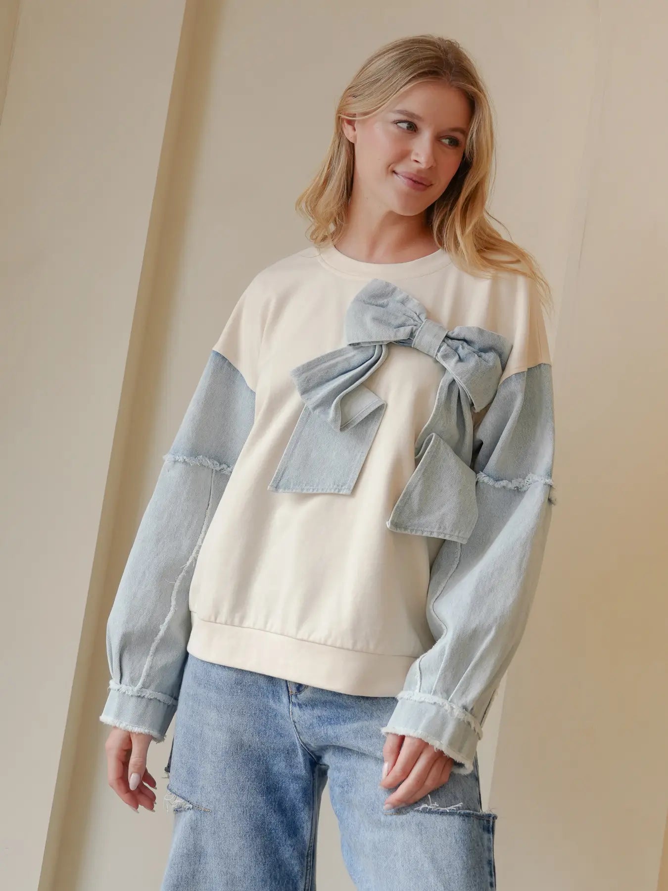 Bow sweatshirt